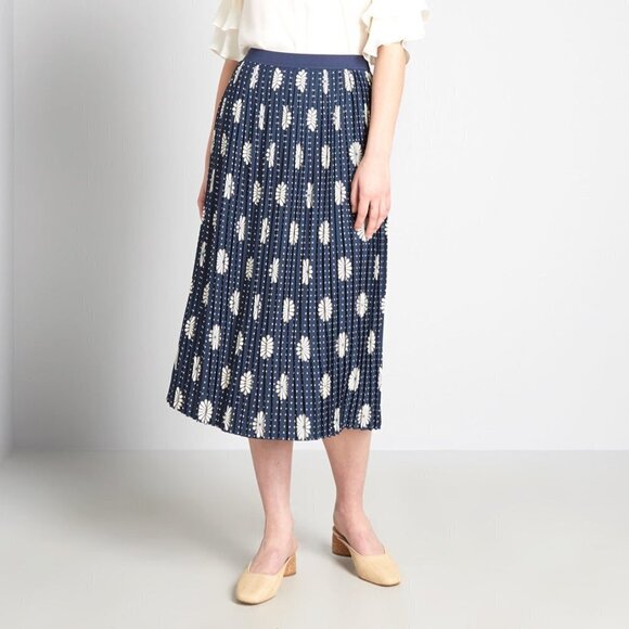 NWT Modcloth White Daisy Floral Polka Dot Blue Pleated Pull On Midi Skirt Sz. M - Picture 1 of 6